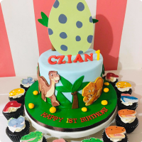 Big Dino Egg Dinosaurs Custom Cake