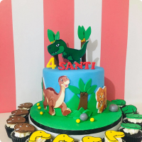 Santi Dinosaurs Cake