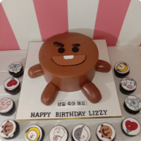 Lizzy Kpop Custom Cake