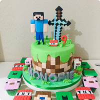 Minecrafty (Monchie) Minecraft Custom Cake