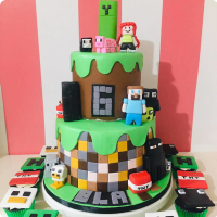 Crafter Minecraft Custom Cake