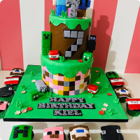 Kiel's Minecraft Custom Cake