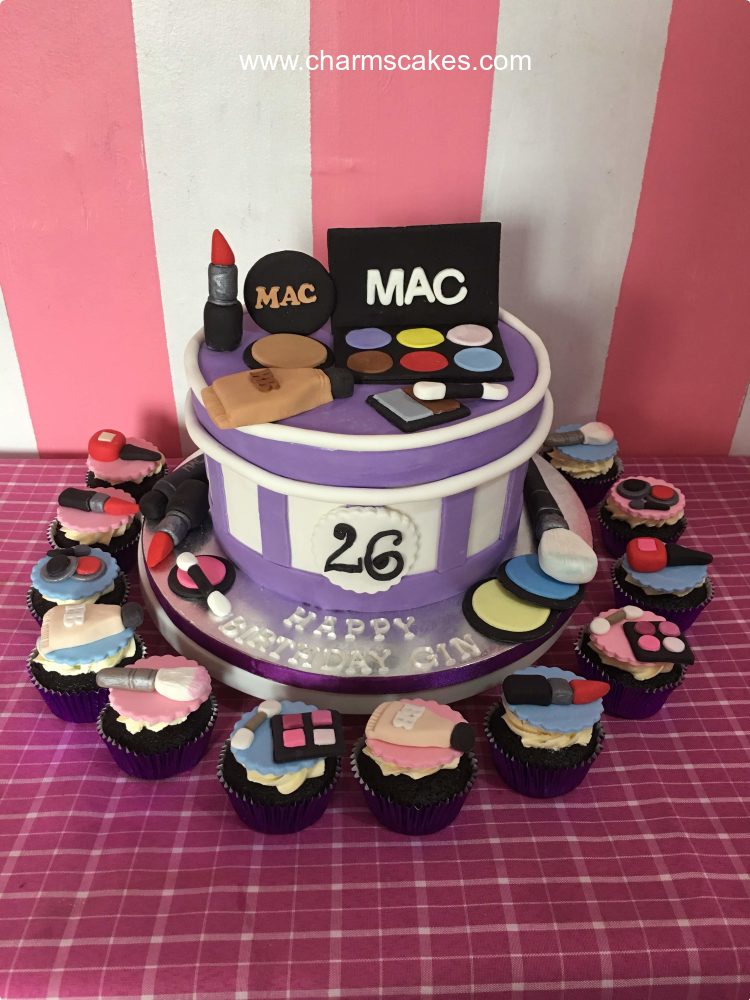 Make Up kit For Mothers Custom Cake