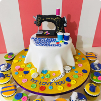 Sewing Machine For Mothers Custom Cake