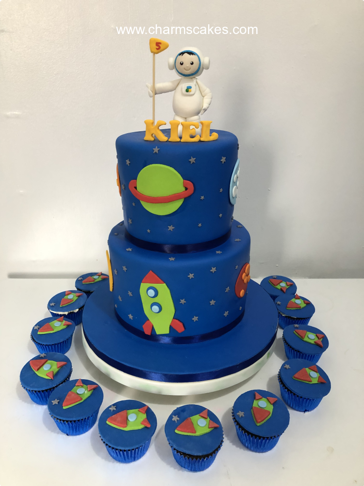 Fancy astronaut cake