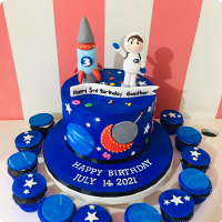 Gunther Outer Space Custom Cake