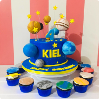 Kiel Outer Space Custom Cake
