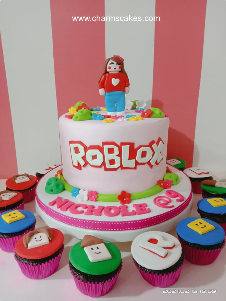 Nichole Roblox Custom Cake