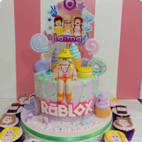 Laima's Roblox Custom Cake