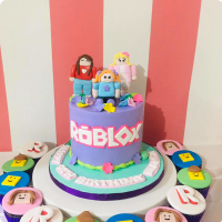 Bianca Roblox Custom Cake