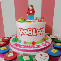 Nichole Roblox Custom Cake