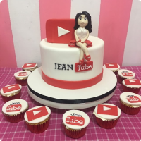 Youtube Social Media Custom Cake