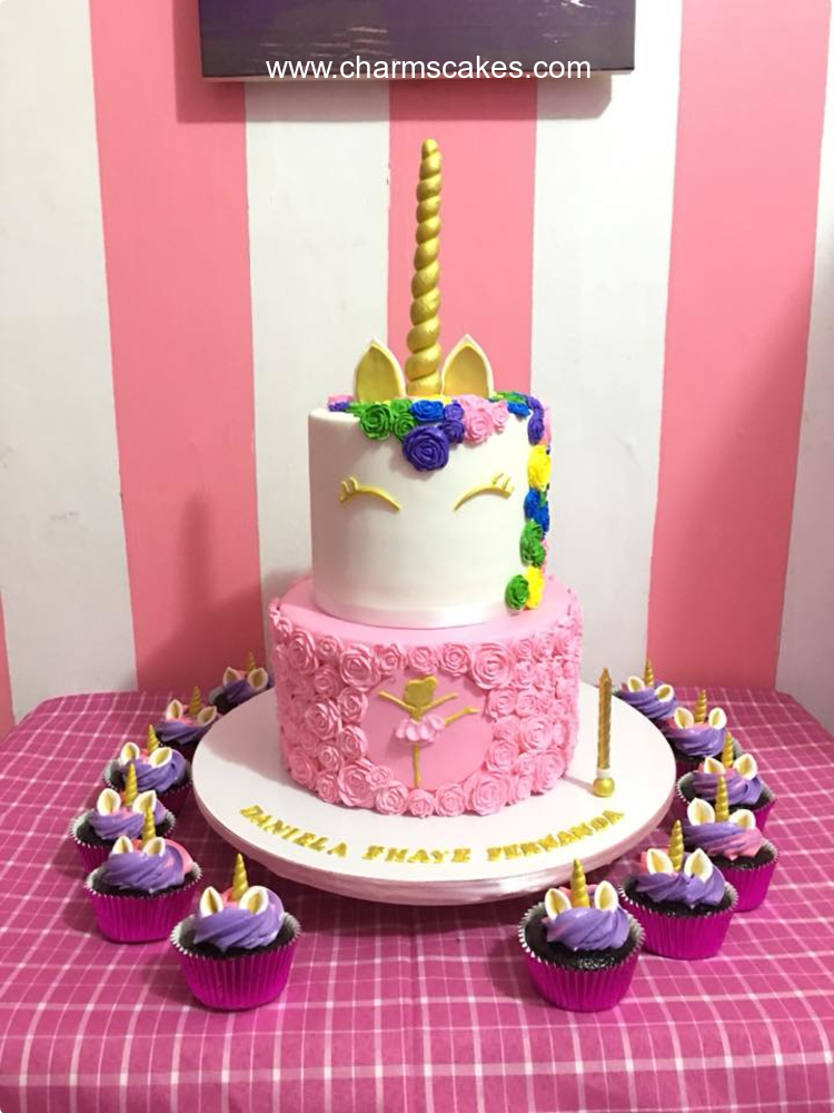 Unicorn (Daniela) Unicorn Custom Cake