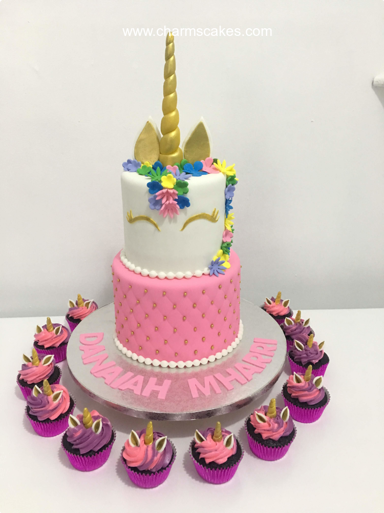 Unicorn (Mharri) Unicorn Custom Cake