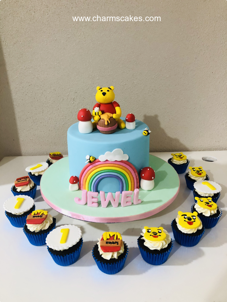 Winnie's Winnie The Pooh Custom Cake