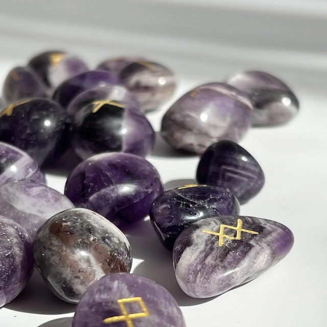 Скандинавські магічні руни - аметист