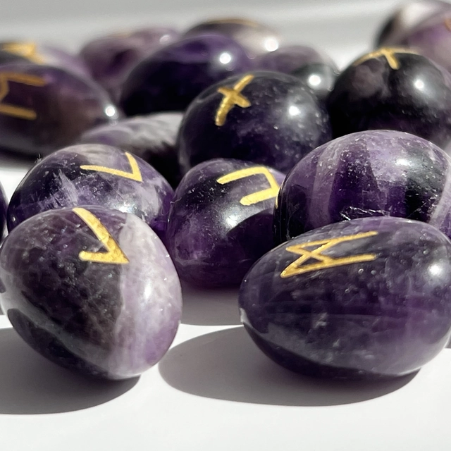 Скандинавські магічні руни - аметист