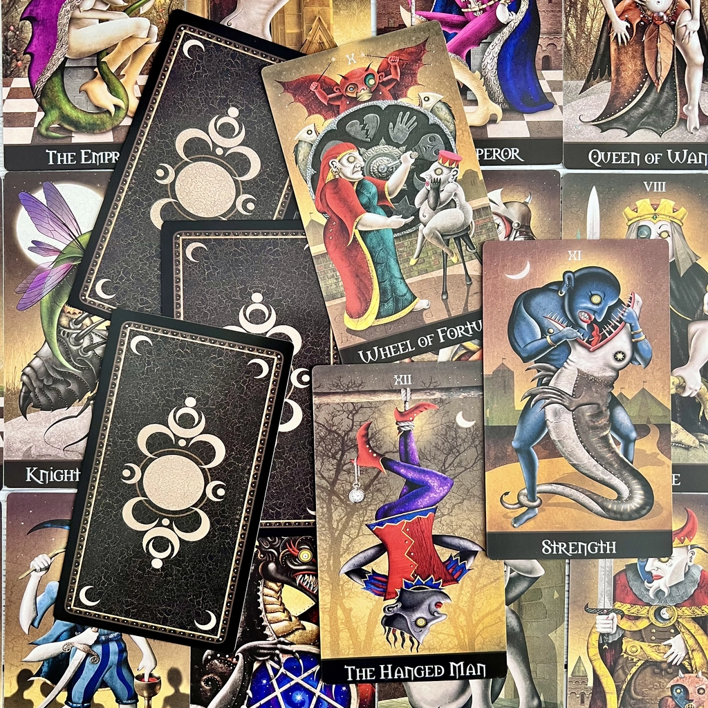 Таро Deviant Moon Tarot