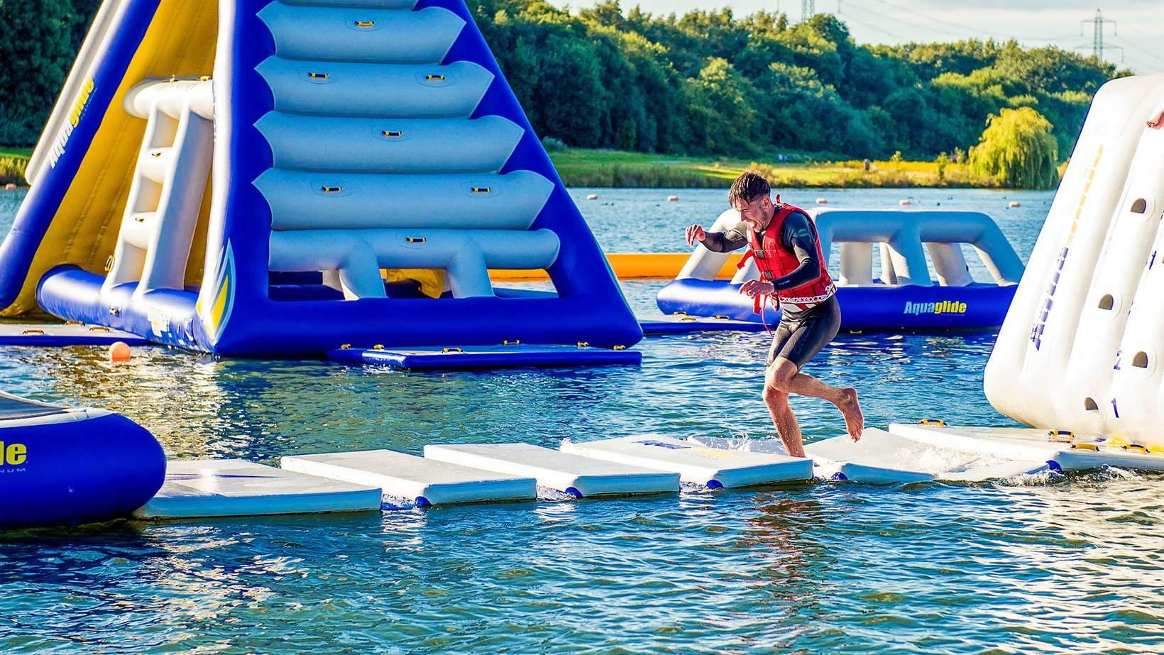 sheffield-aqua-park-inflatable-assault-course-in-rother-valley-country