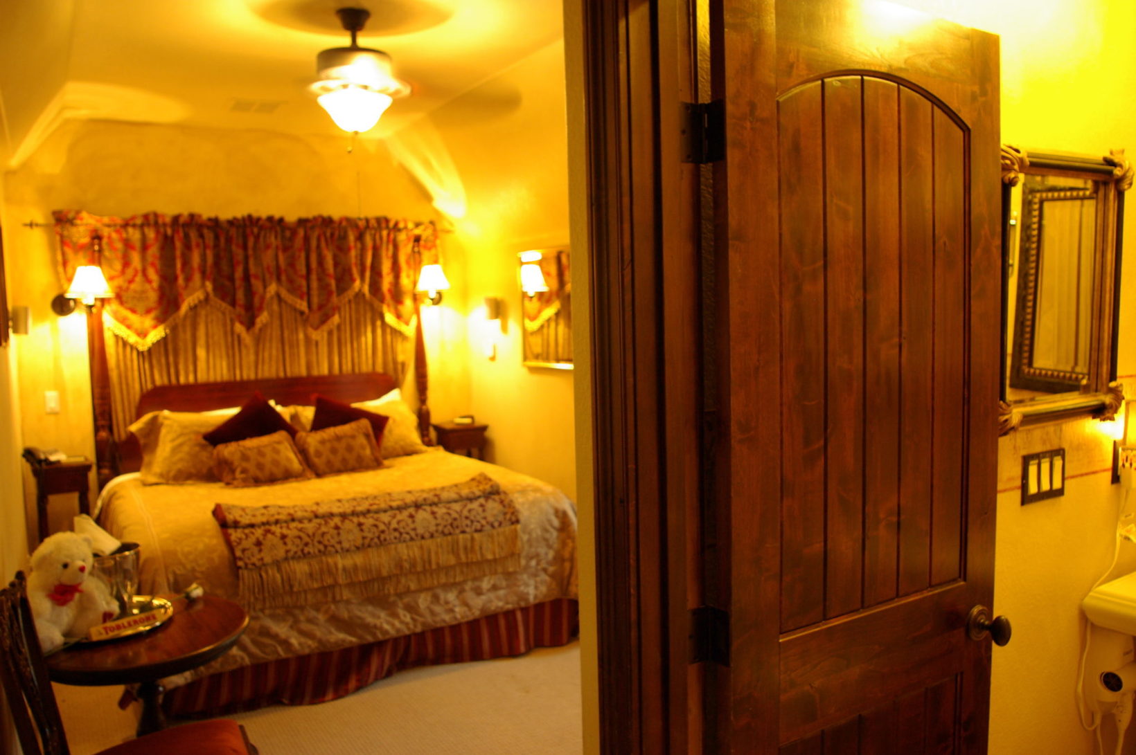 Deluxe Guest Rooms