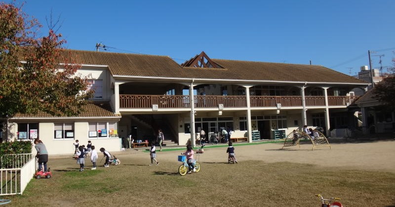 認定こども園　プール幼稚園