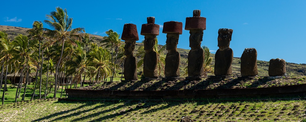 Visitar los moai es una de las excursiones en Rapa Nui (Isla de Pascua)