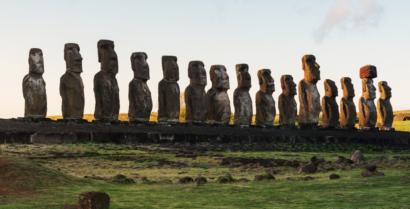 Imagen de los Moai de Rapa Nui