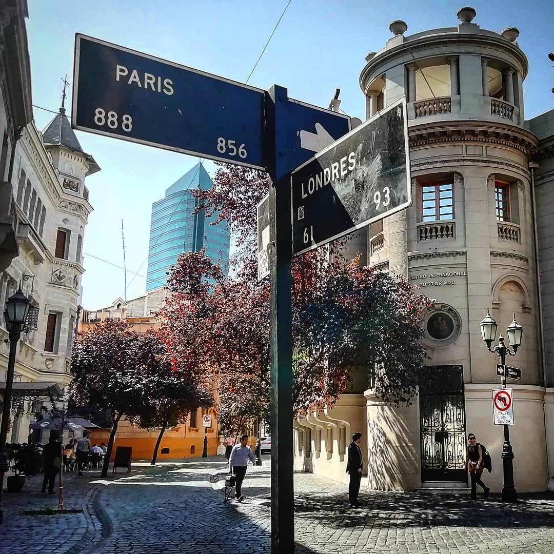 París and Londres intersection, Santiago Heritage Route