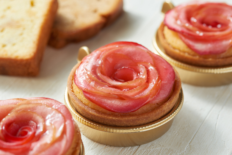 apple & roses
