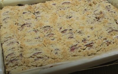 Aunt Erika’s Pflaumenkuchen (German Plum Coffeecake)