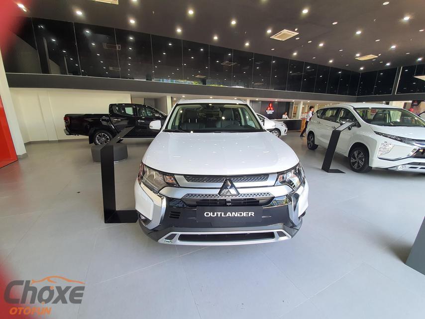 Ms. Nga bán xe SUV MITSUBISHI Outlander 2020 màu Trắng giá