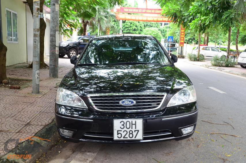  TaxiHN vende un FORD Mondeo Sedan negro con un precio de un millón en Hanoi