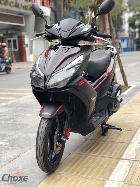 Hình ảnh chi tiết Honda Air Blade 125 phiên bản sơn đen mờ Black Edition