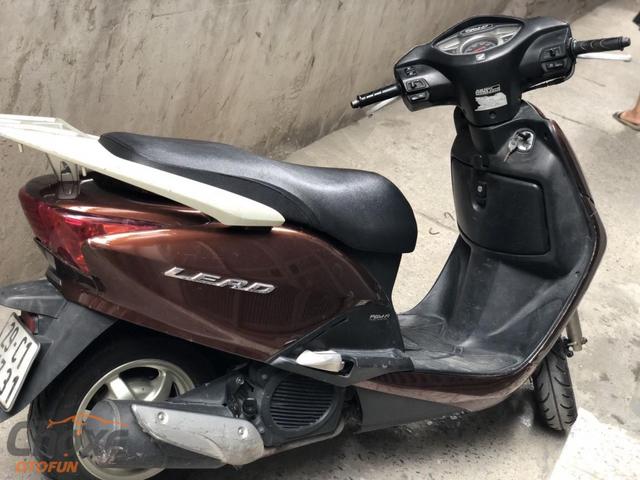 honda LEAD 110 Fi chân chống điệnđời cuối 2011 20tr5bks 29Y mầu trắngcòn  mới nguyên  2banhvn