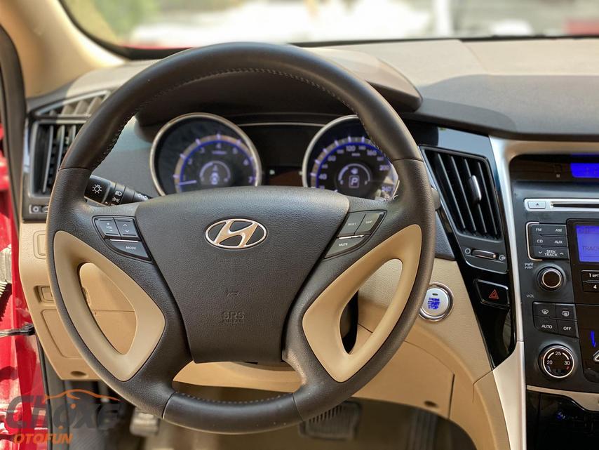 Review 2012 Hyundai Sonata 24 GLS Premium  CarGuidePH  Philippine Car  News Car Reviews Car Prices