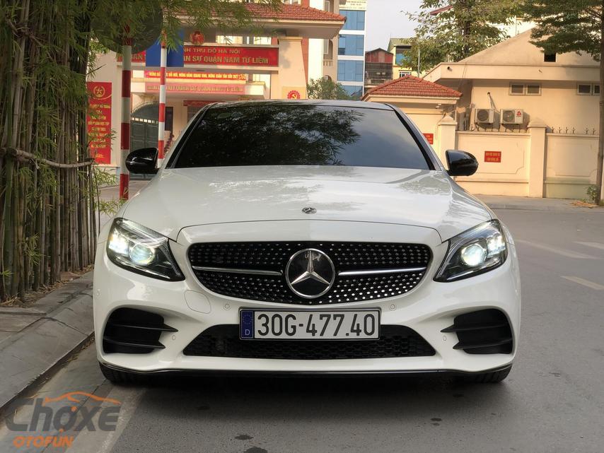 Chia sẻ hơn 95 mercedes trắng tuyệt vời nhất 47 92 Mercedes Benz C300 AMG Model 2017 Trắng Nội Thất Đỏ