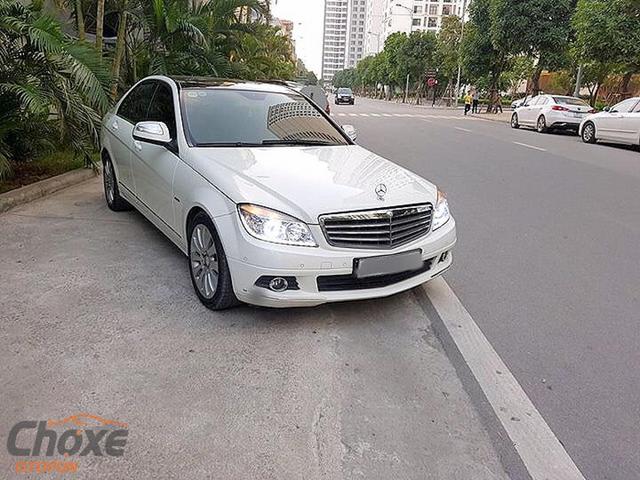 Mercedes CClass rớt giá khủng sau 10 năm sử dụng