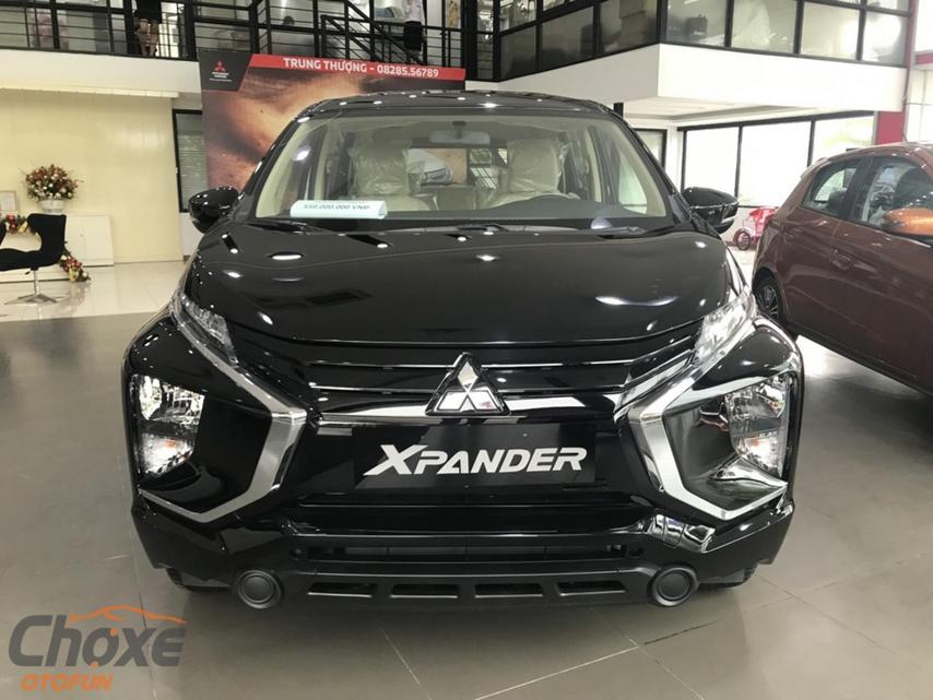 Mitsubishi Xpander màu đen: Một trong những màu sắc tuyệt vời nhất của Xpander là màu đen. Sự kết hợp hoàn hảo giữa đường nét thiết kế và màu sắc đen, mang đến một chiếc xe đẳng cấp, sang trọng. Hãy xem hình ảnh để trải nghiệm sự ấn tượng của Xpander màu đen.