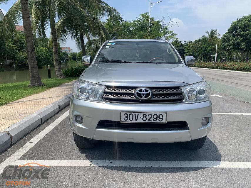 Sàn oto Long Biên bán xe SUV TOYOTA Fortuner 2009 màu Bạc giá 390 triệu ...