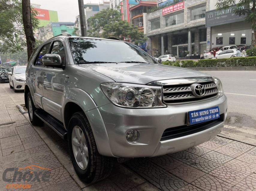 Giá bán xe Toyota Fortuner cũ nên mua Fortuner cũ máy dầu hay xăng