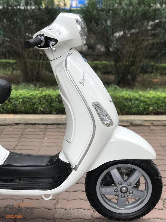 Vespa LX phun xăng điện tử chính thức lộ diện