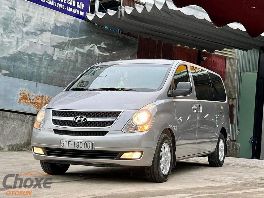 Bán xe Hyundai Starex 9 chỗ máy xăng số sàn đời 2015