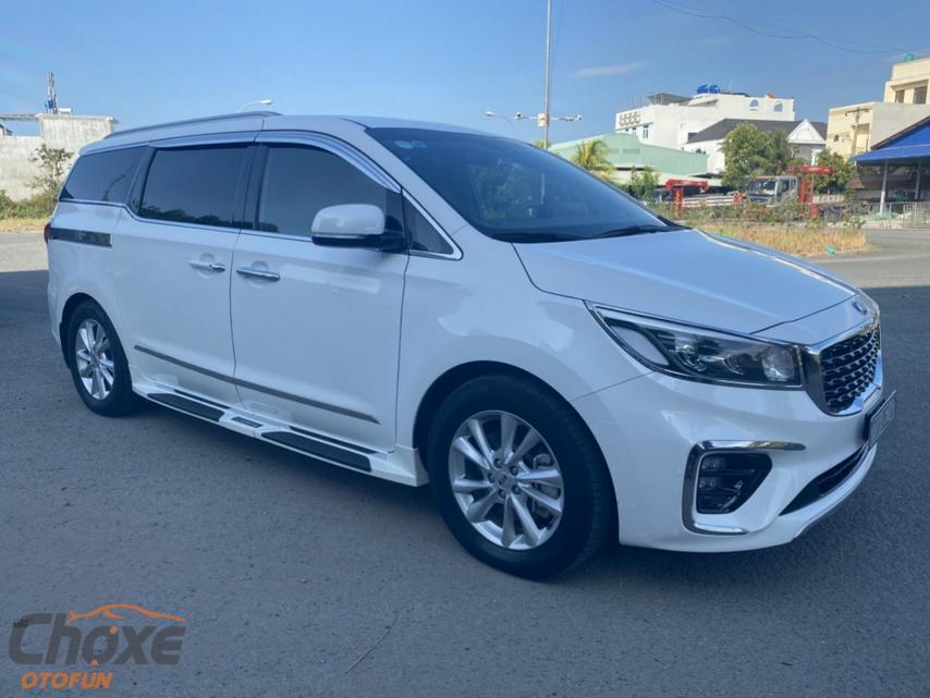 MR Hiếu bán xe MPV KIA Sedona 2018 màu Trắng giá 1 tỷ ở Hồ Chí Minh