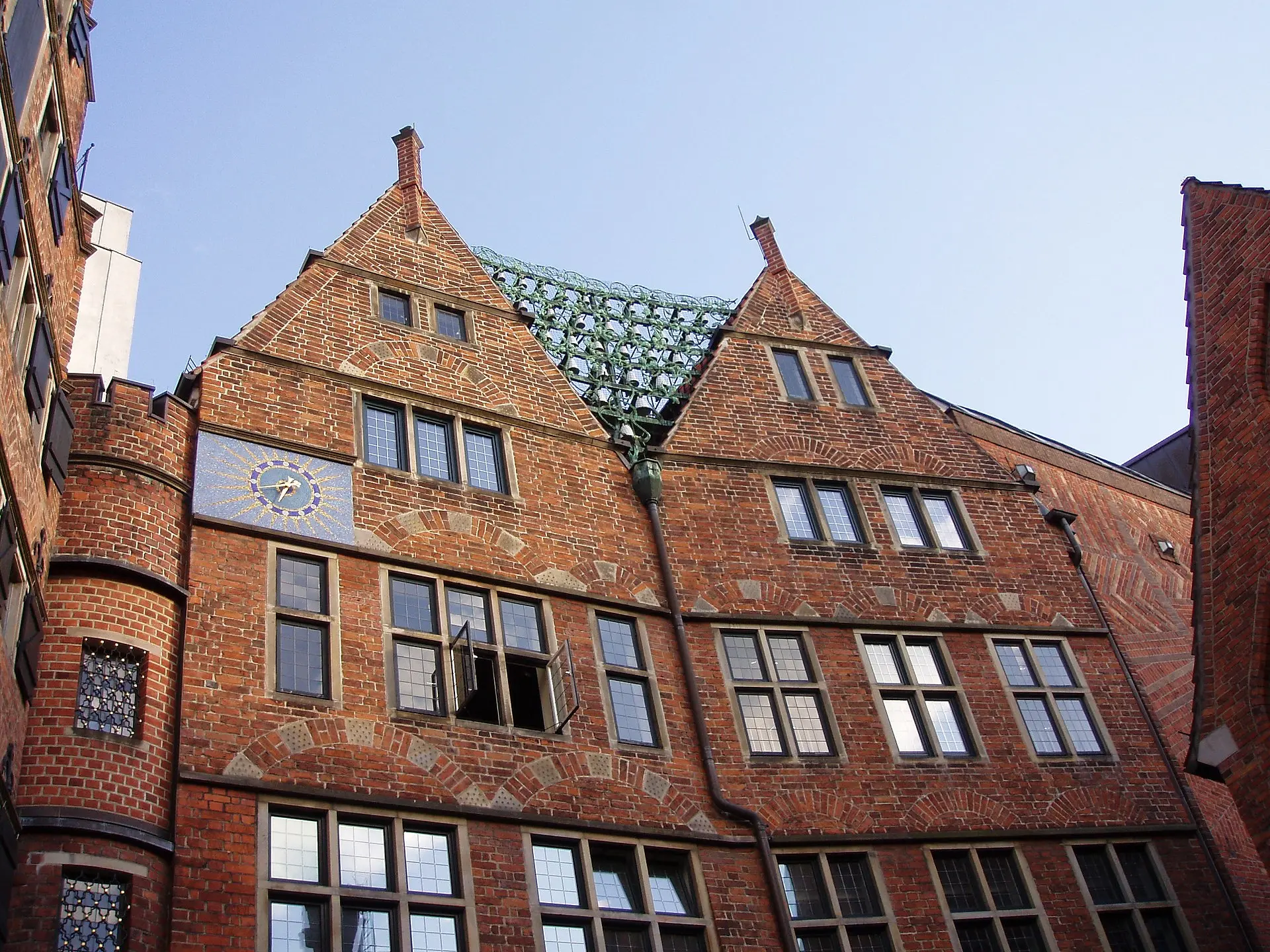 Glockenspiel-Haus in der Böttcherstraße cover