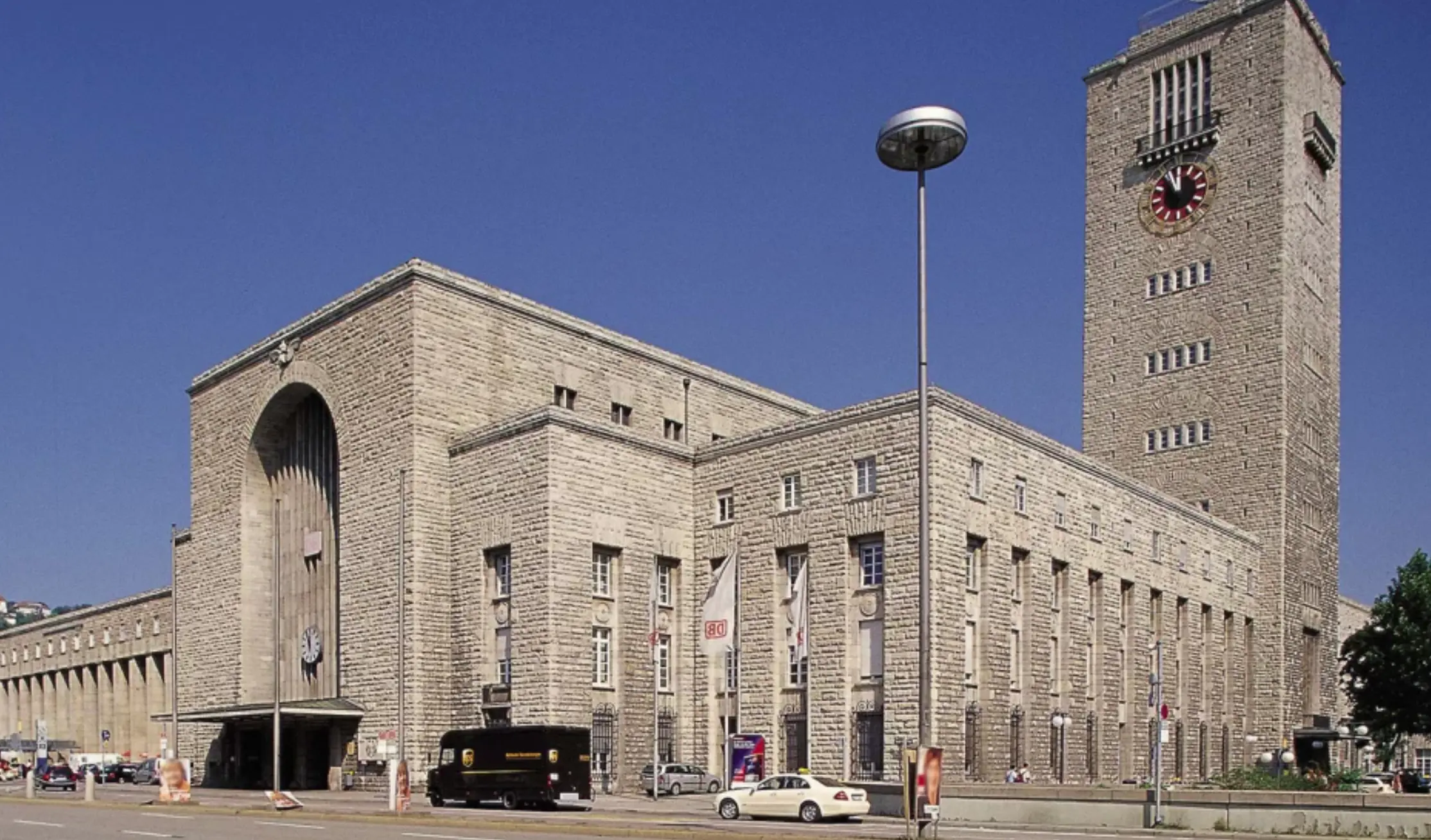 Hauptbahnhof cover