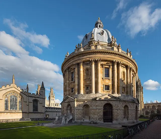 La Radcliffe Camera cover