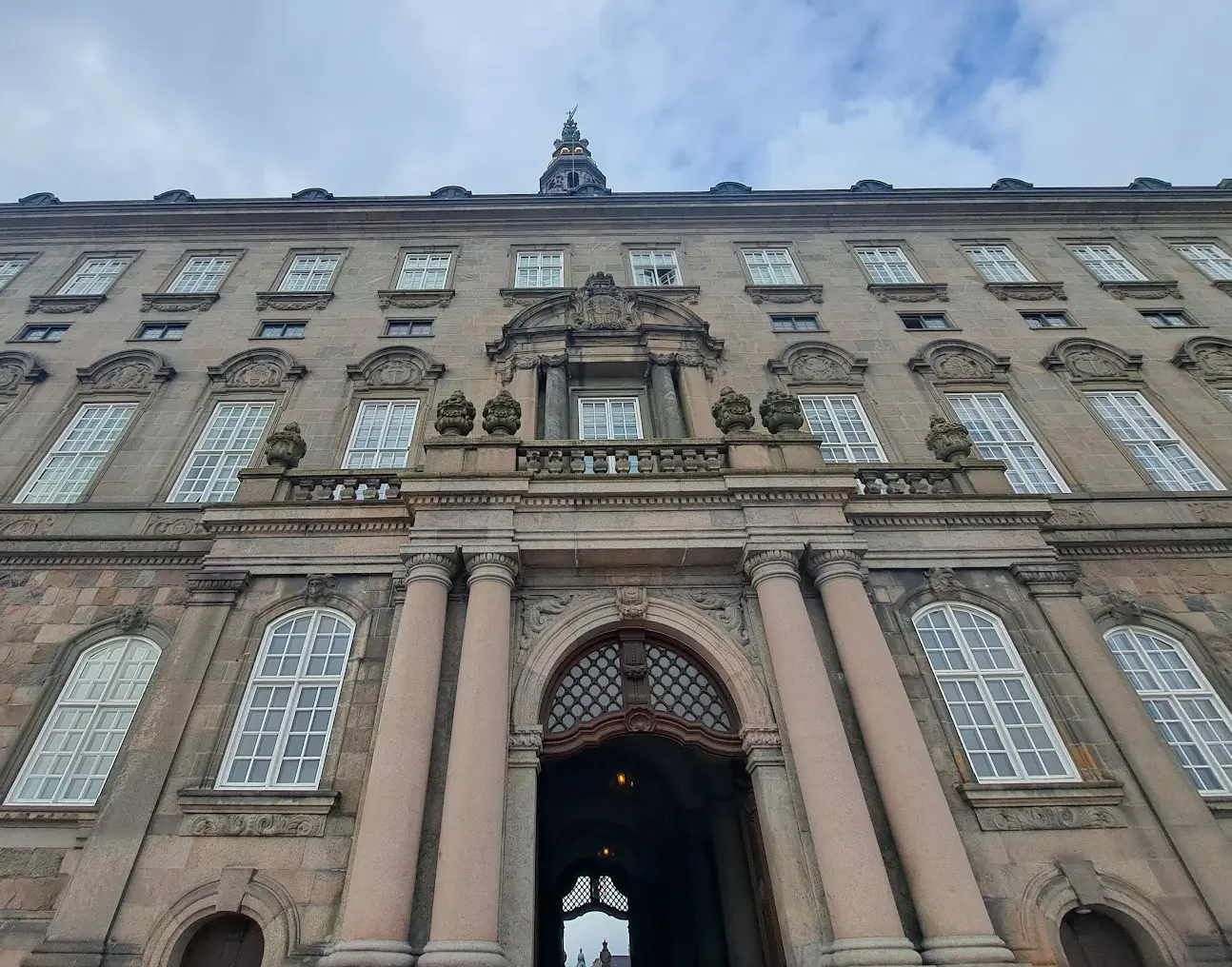 Christiansborg Slotsplads cover