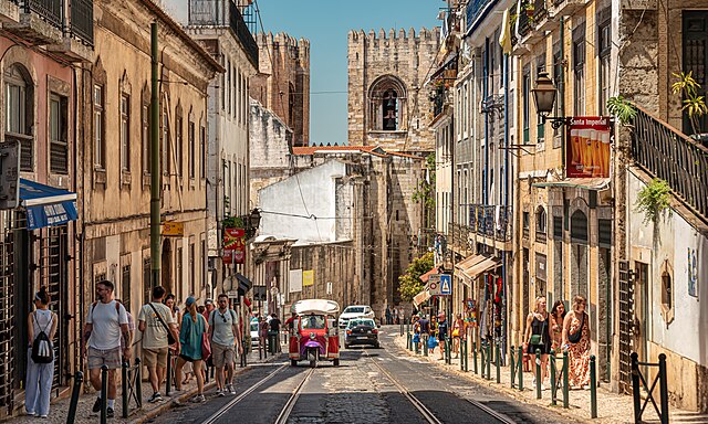 Lisbon Cathedral - The Guardian of the City  cover