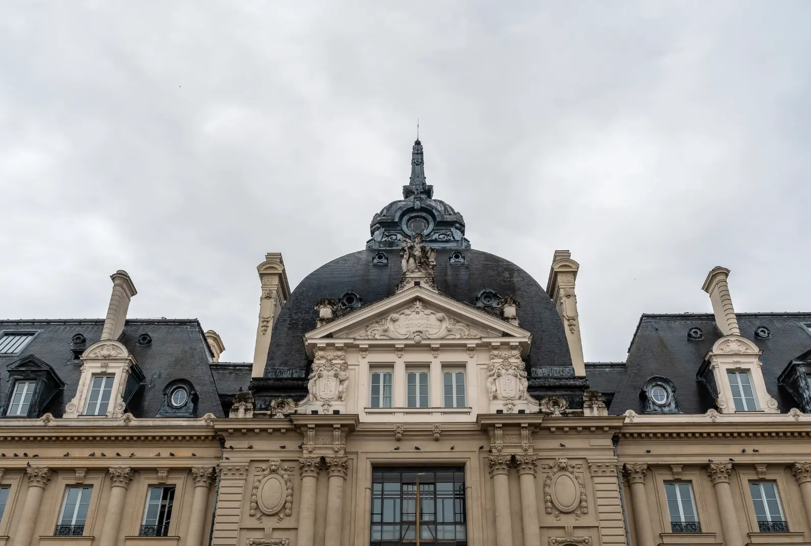Palais du Commerce cover