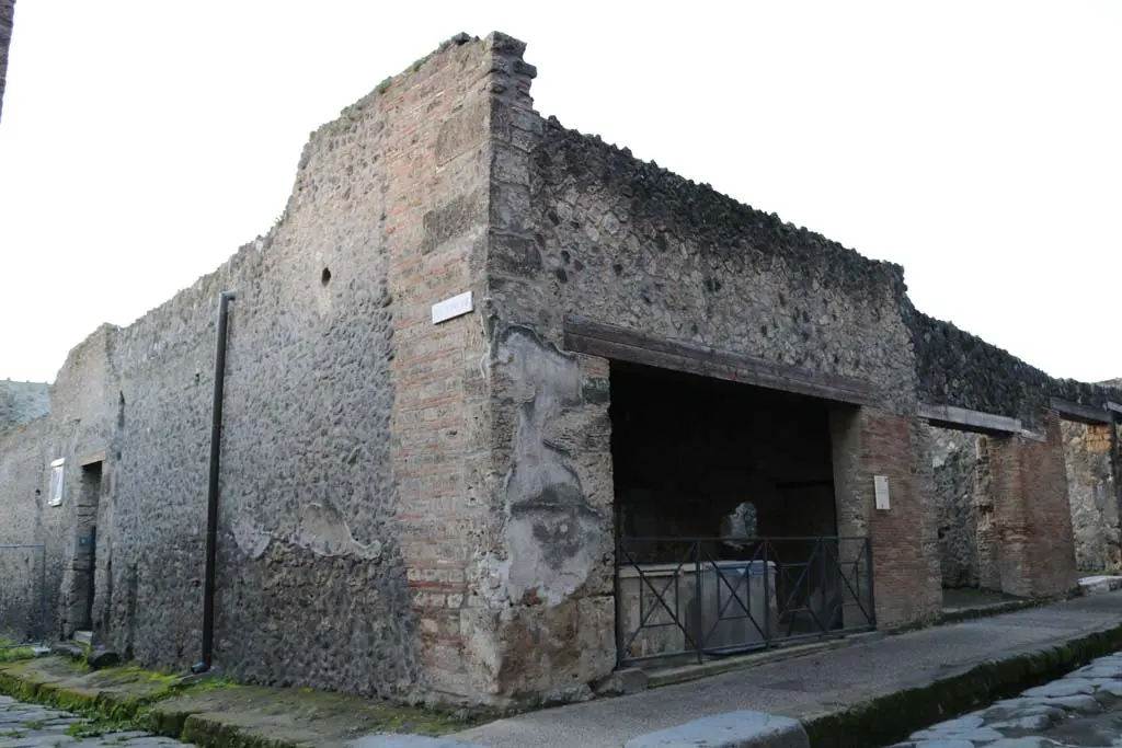A Thermopolium cover
